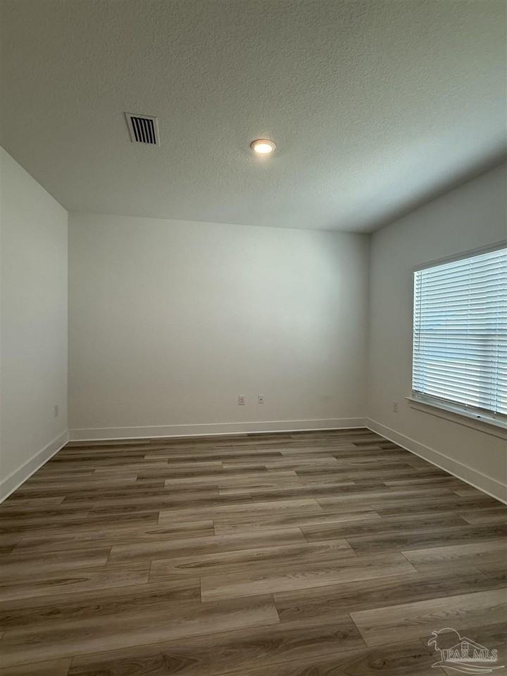 5709 Friesian Dr - Photo 4 of 43