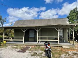 featured image of 1521 N 59th Ter #D