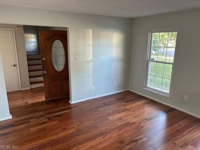 957 Banyan Dr - Photo 3 of 18