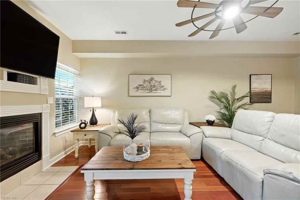 1334 Linkhorn Cir - Photo 2 of 31