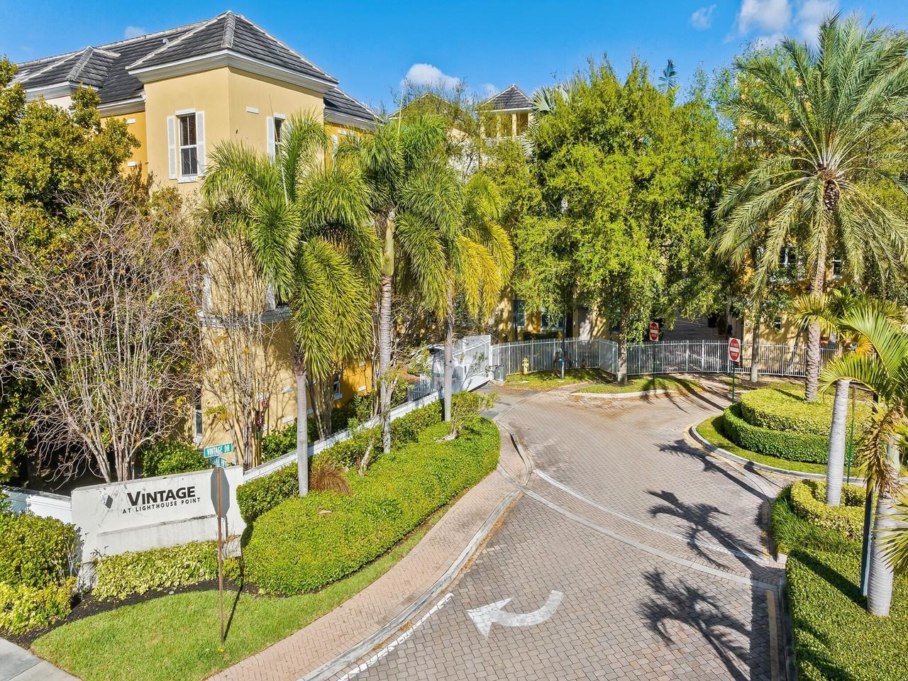 2331 Vintage Dr - Photo 3 of 22