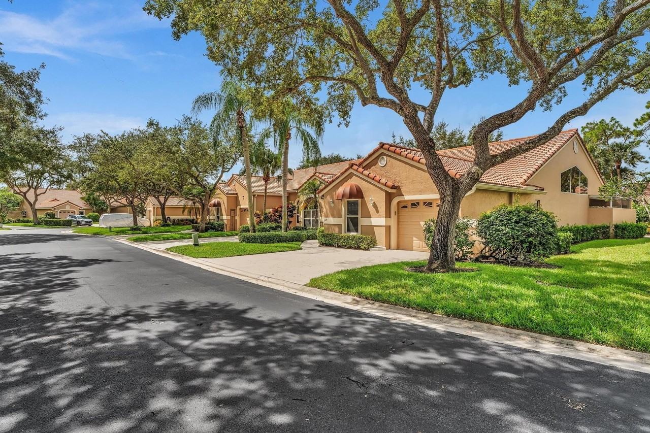 1904 Rosewood Way - Photo 3 of 23