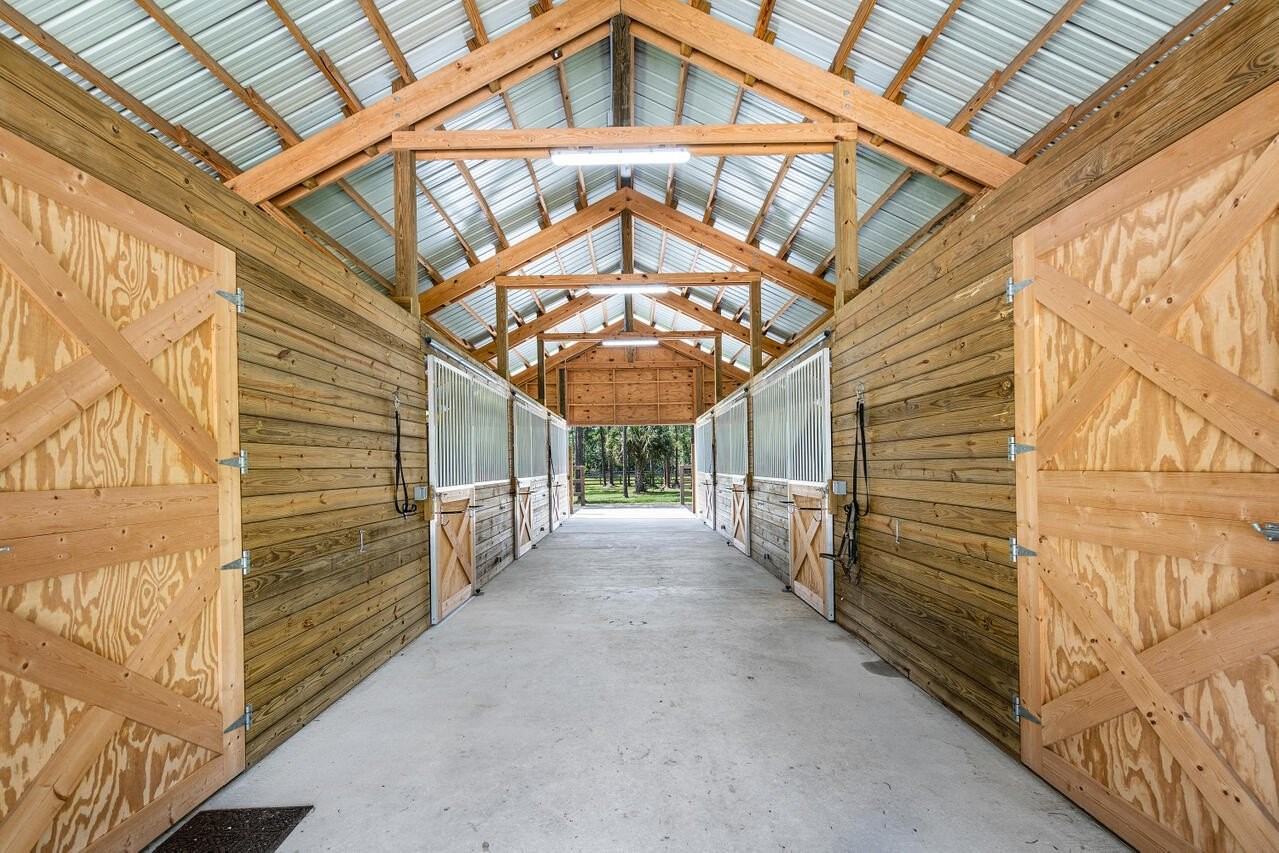 1835 Stallion Drive - Photo 2 of 35