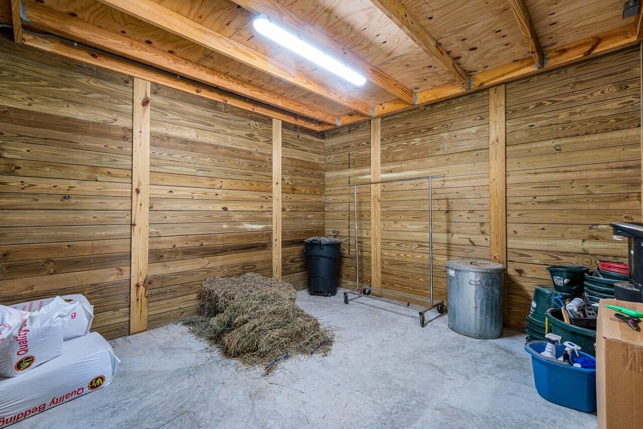 1835 Stallion Drive - Photo 4 of 35