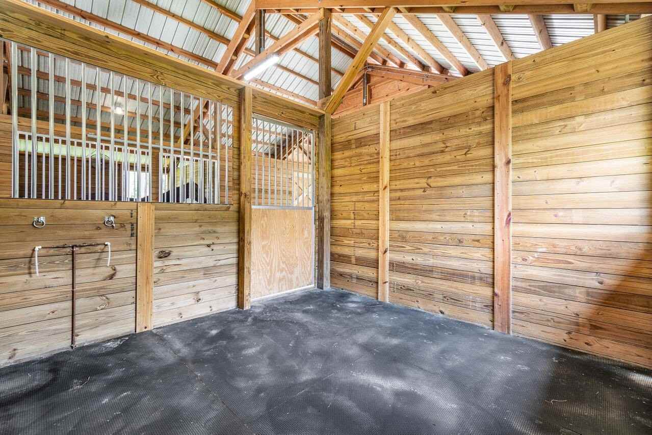 1835 Stallion Drive - Photo 5 of 35