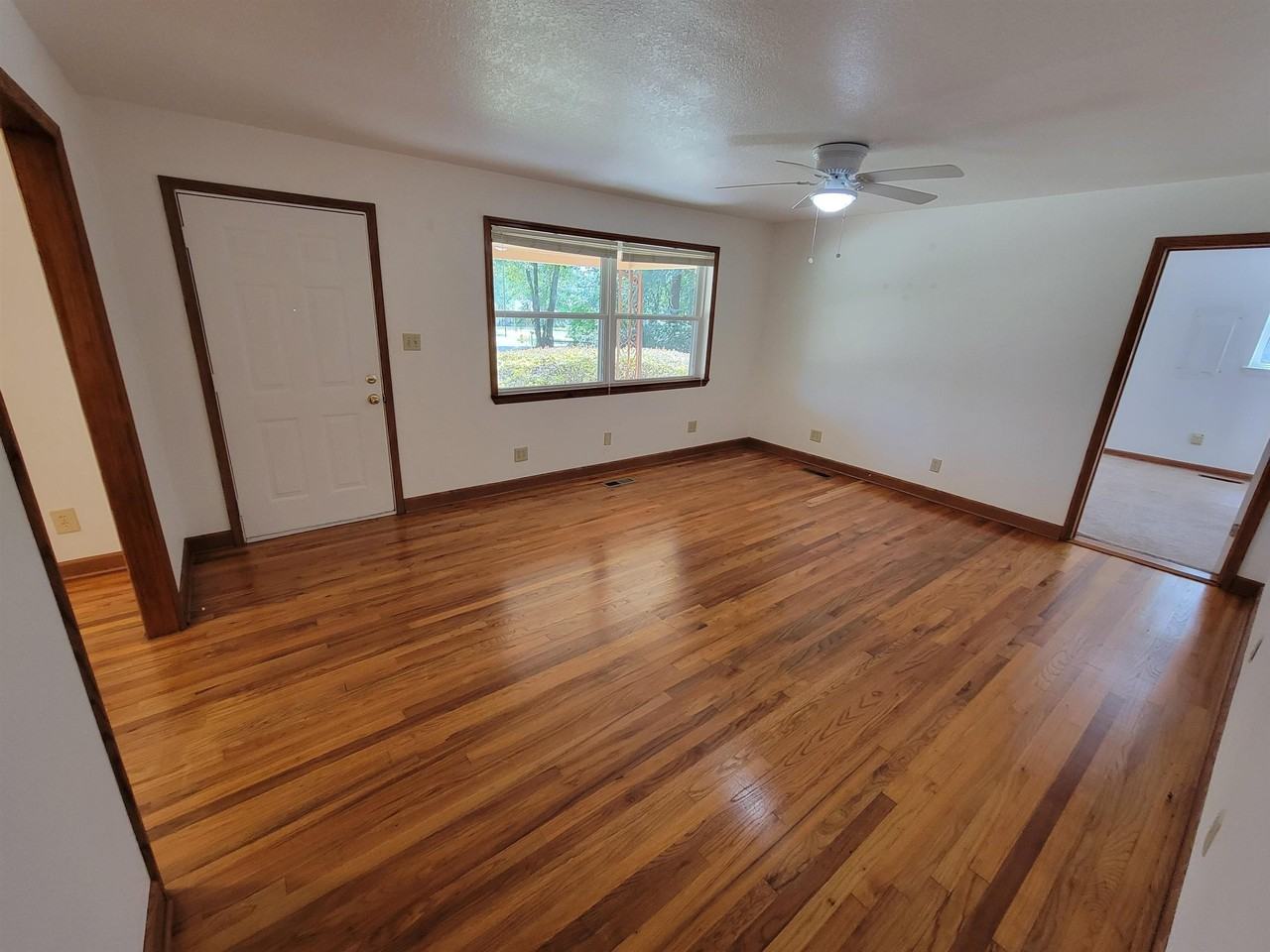 1526 Highland Dr - Photo 4 of 27