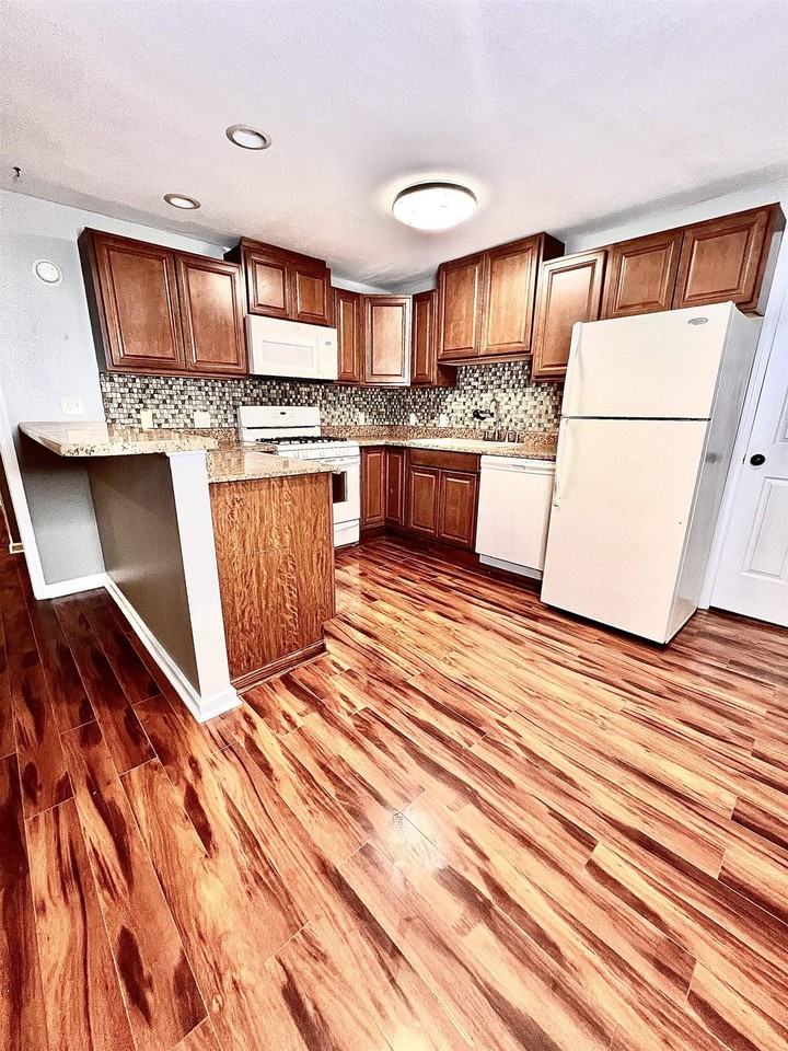 822 California St - Photo 2 of 17