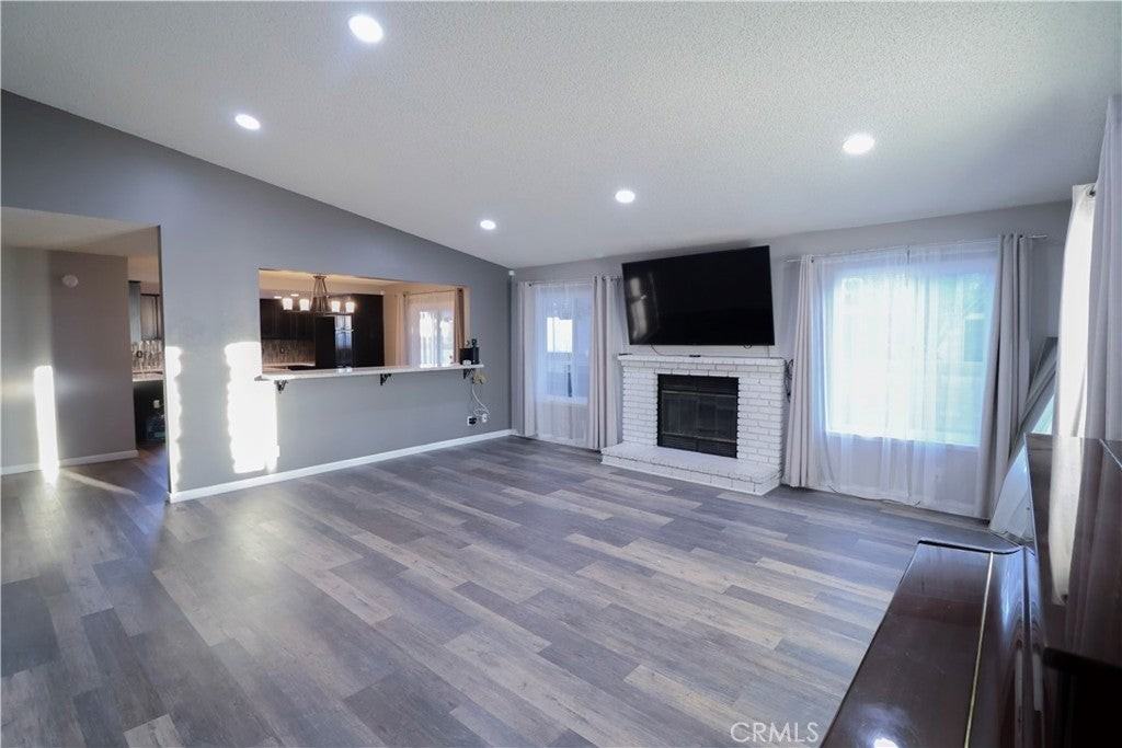 43642 17th St E - Photo 5 of 27