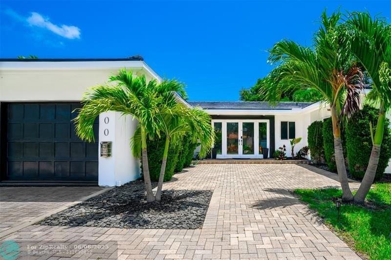 600 Middle River Dr - Photo 4 of 29