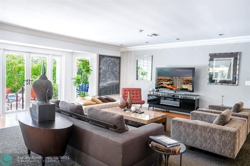 600 Middle River Dr - Photo 7 of 29