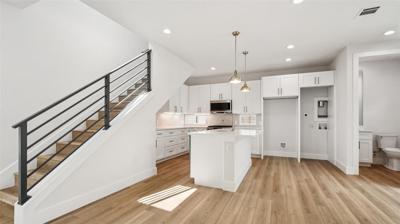 9104 Georgian Dr - Photo 6 of 26