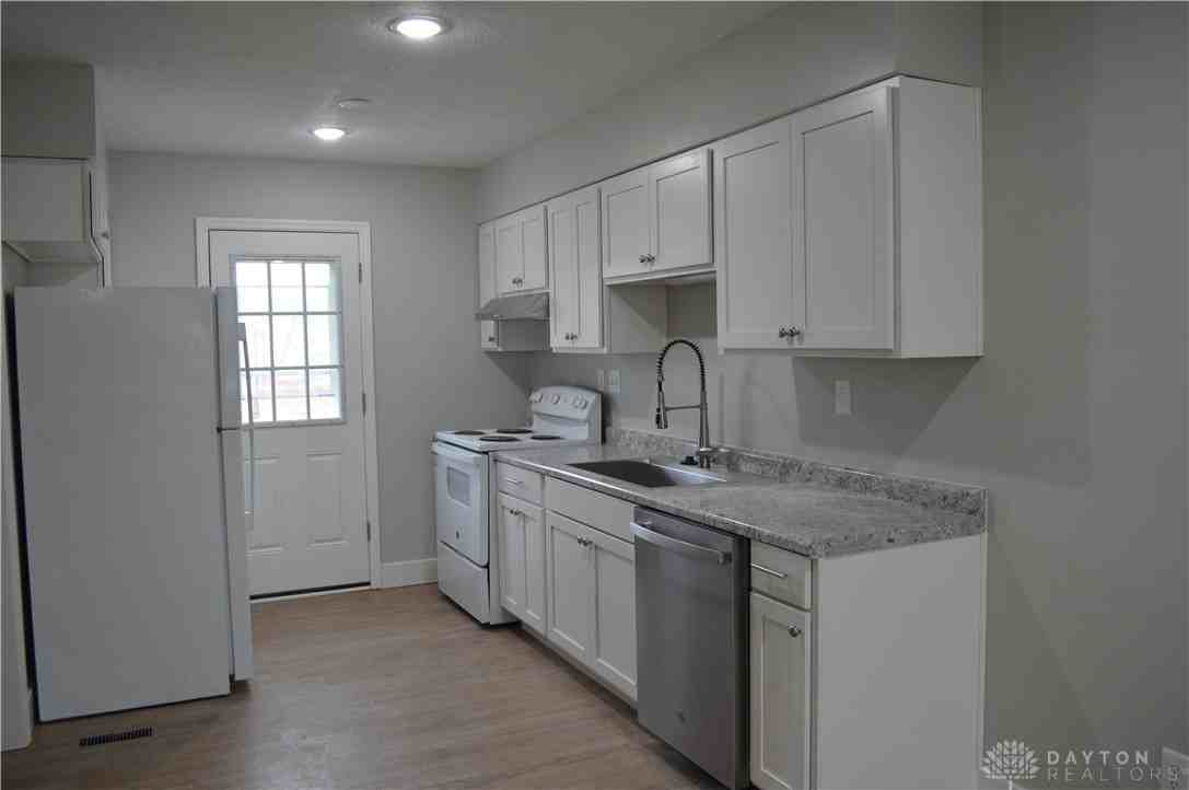 8344 Woodgrove Ct - Photo 4 of 12