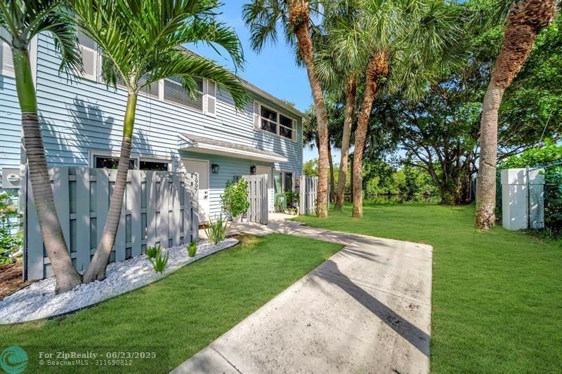 1997 Ne 15th Ave - Photo 4 of 49