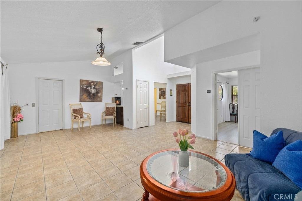 3648 Marilynn Street - Photo 4 of 19