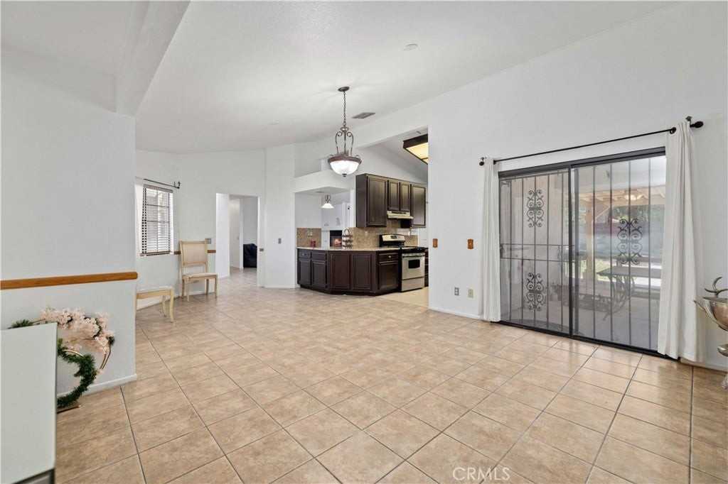 3648 Marilynn Street - Photo 6 of 19