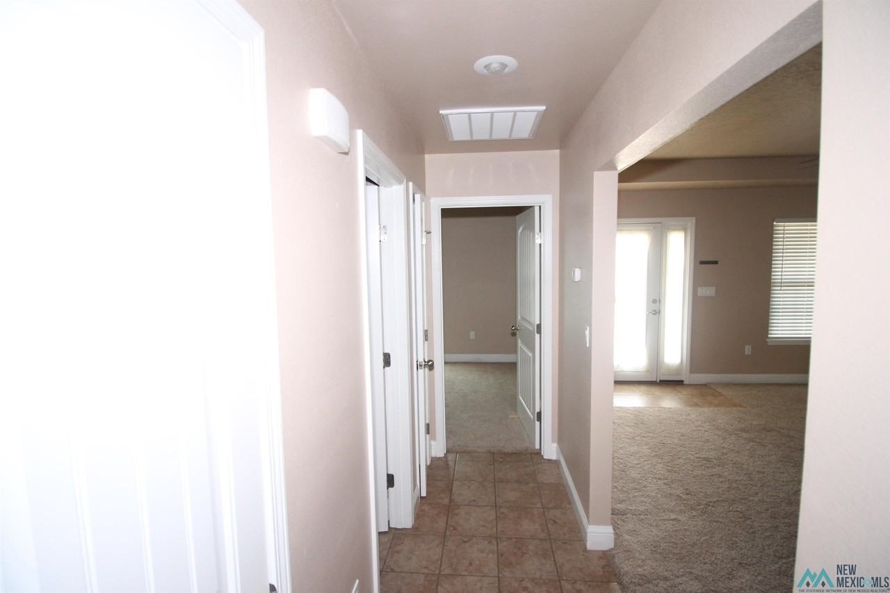 1913 Dale St - Photo 5 of 16