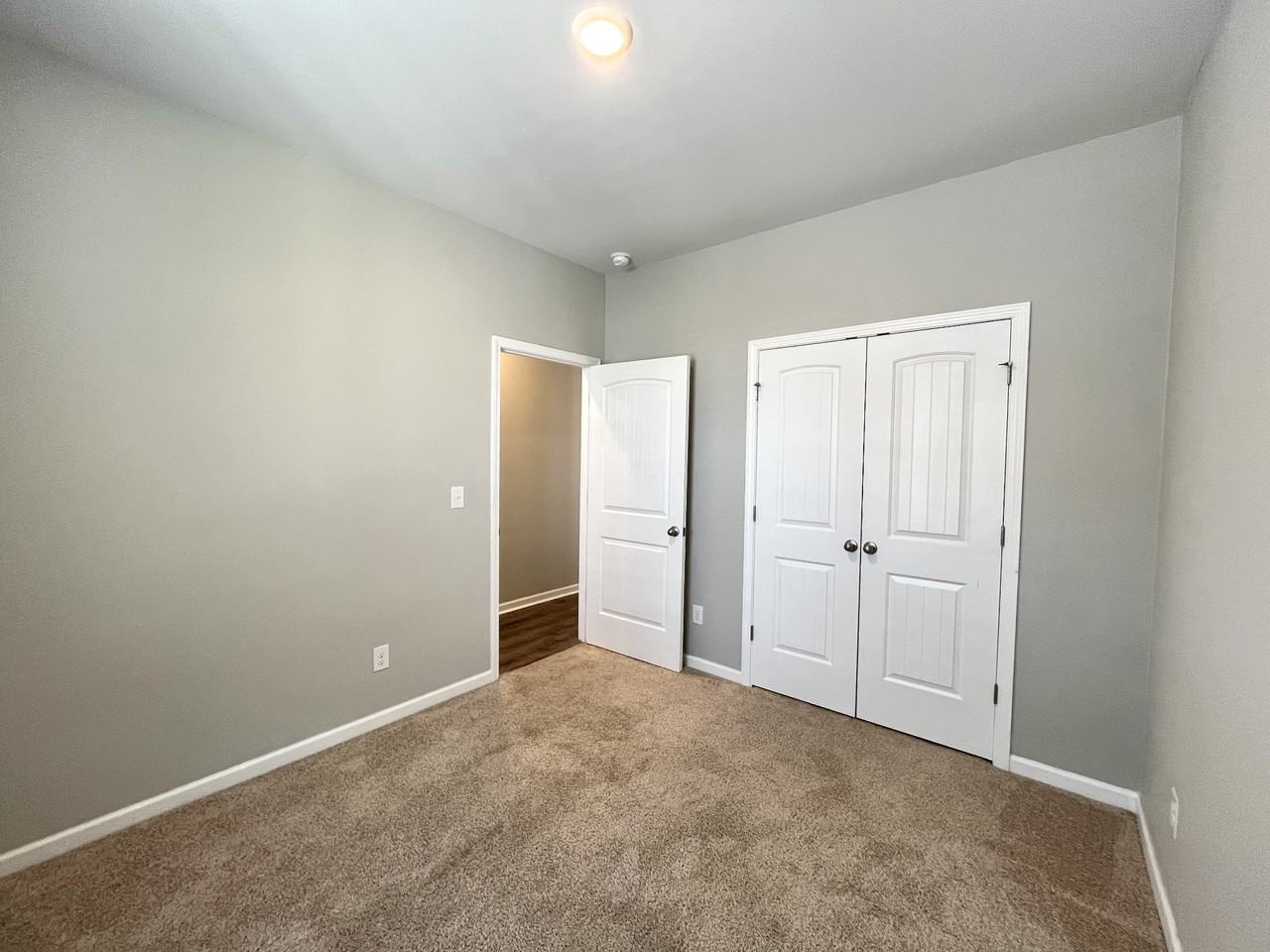 800 Dallas Dr - Photo 4 of 20