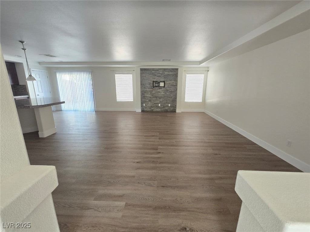 6752 Philharmonic Ave - Photo 5 of 31