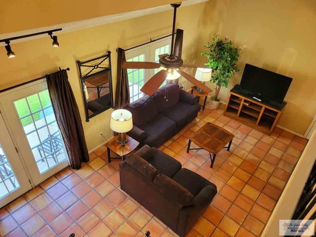 114 Balboa Rd - Photo 5 of 12