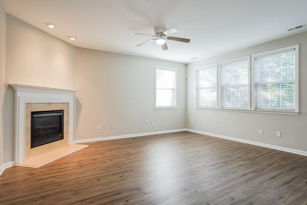 2852 Roundleaf Ct - Photo 4 of 17