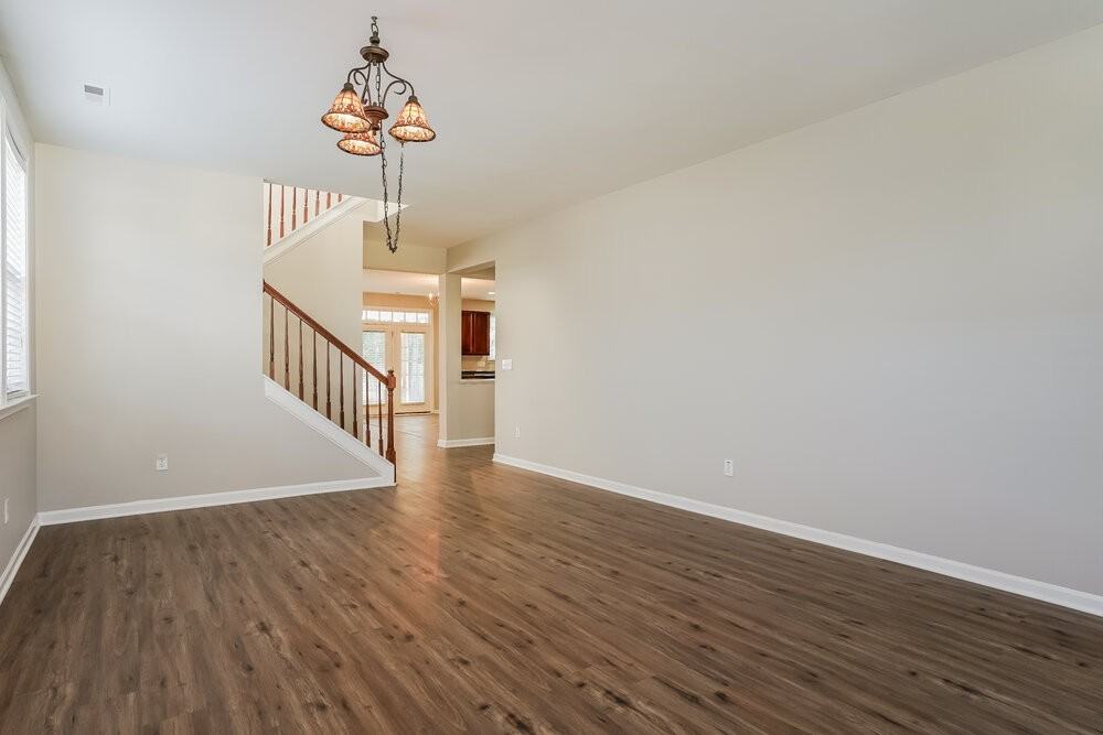 2852 Roundleaf Ct - Photo 7 of 17