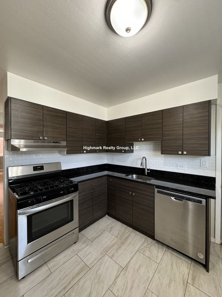 4924 Mulford St #3A