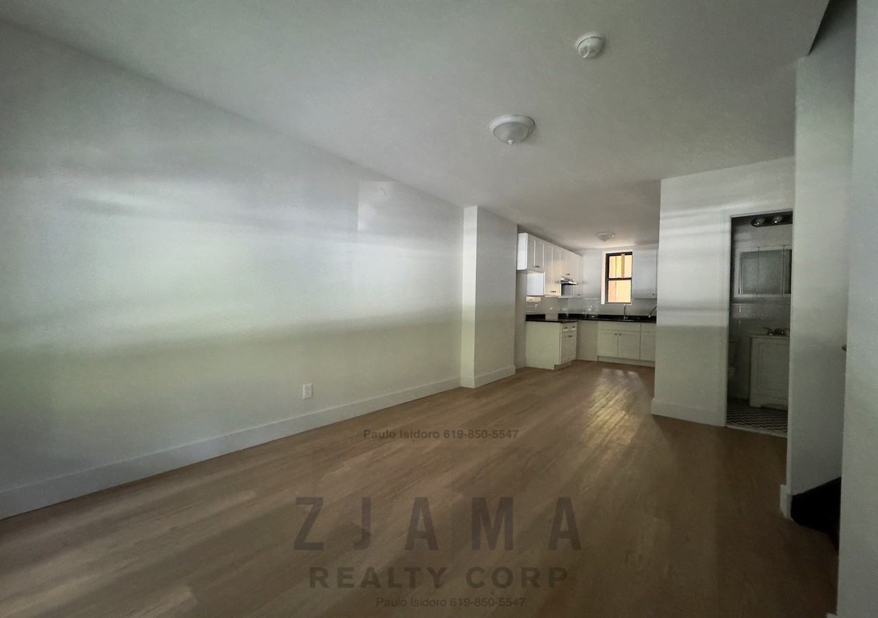 152 Parkside Ave #1K - Photo 2 of 12