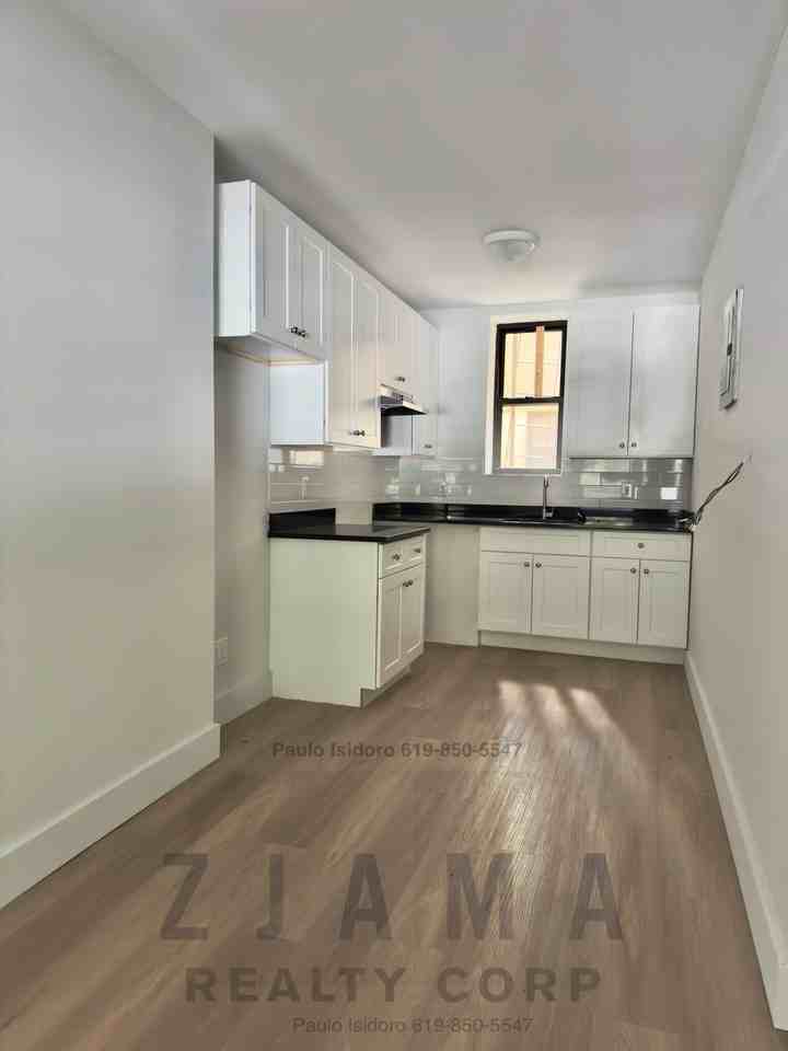 152 Parkside Ave #1K - Photo 3 of 12