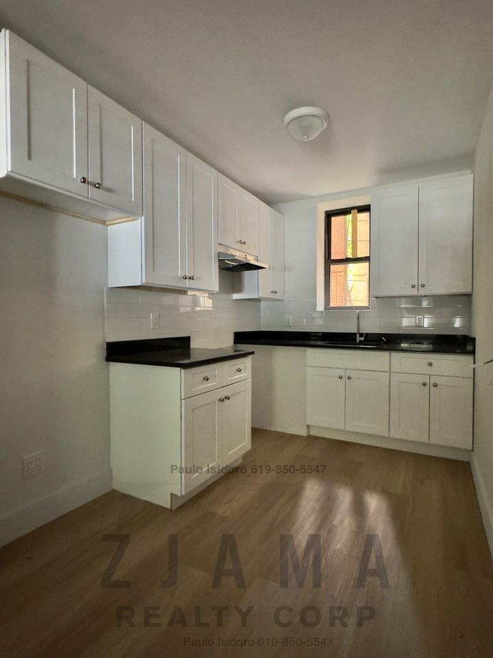 152 Parkside Ave #1K - Photo 4 of 12