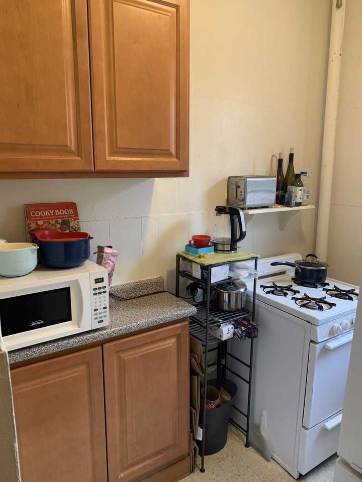 68 Woodstock Ave #14 - Photo 4 of 12