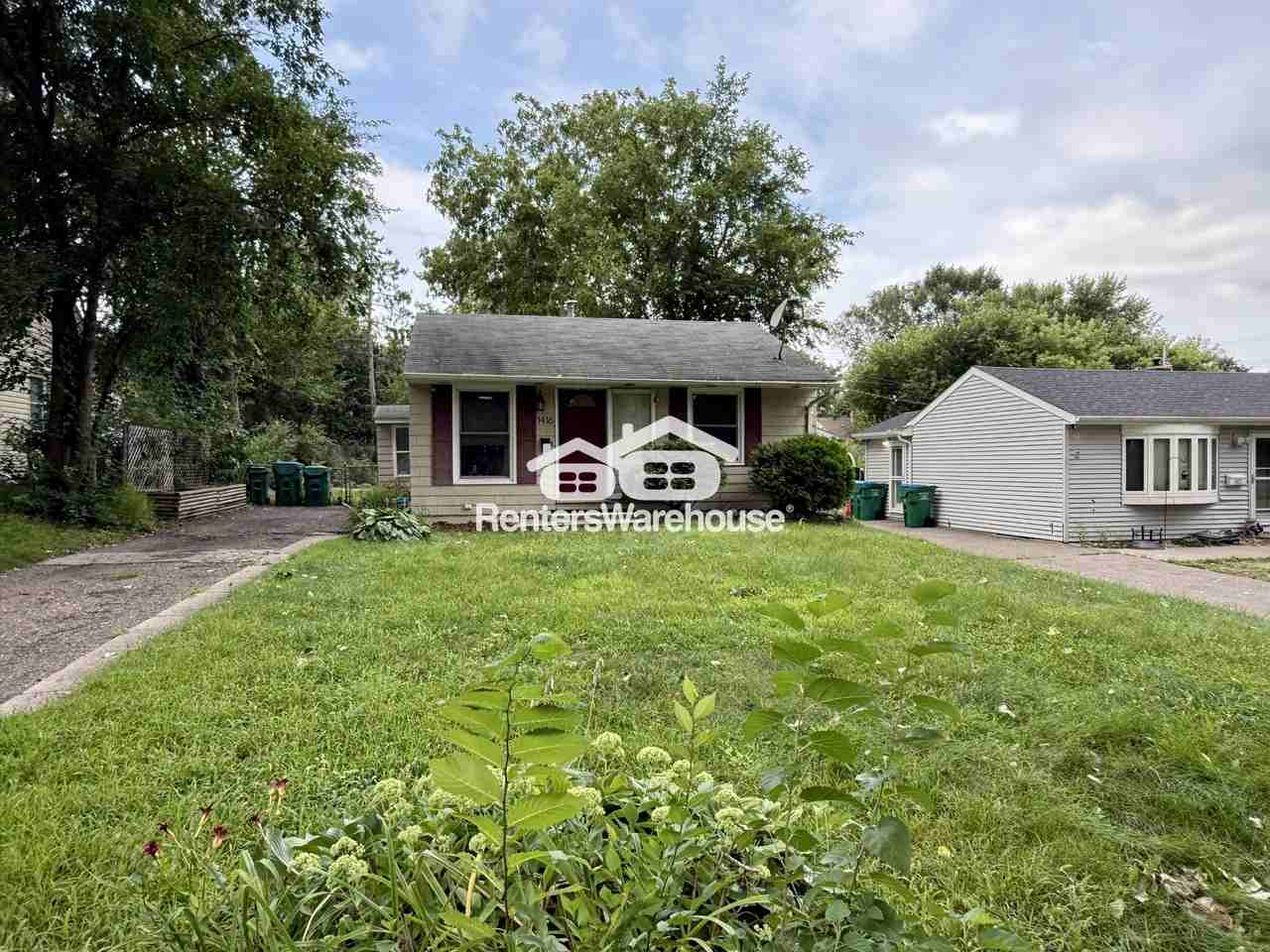 1416 Jersey Ave S - Photo 3 of 13