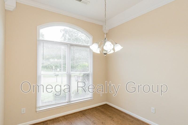 177 Springdale Dr - Photo 4 of 32