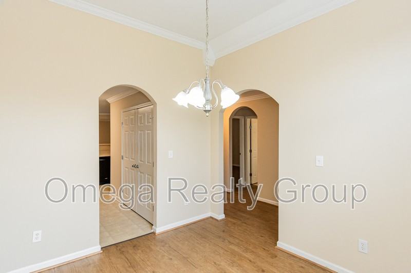 177 Springdale Dr - Photo 5 of 32