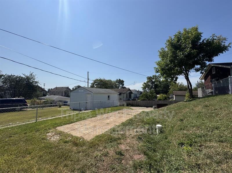 3980 Neosho St - Photo 4 of 33