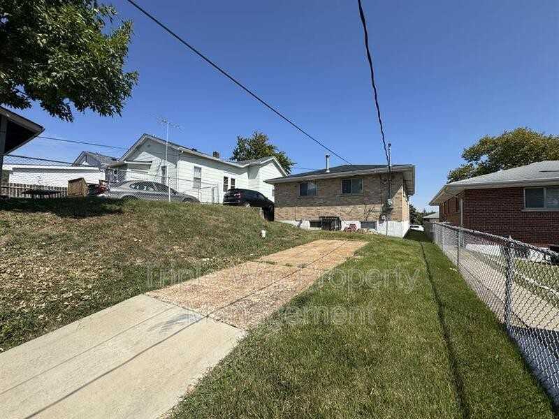 3980 Neosho St - Photo 5 of 33