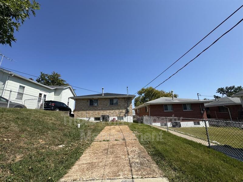 3980 Neosho St - Photo 6 of 33