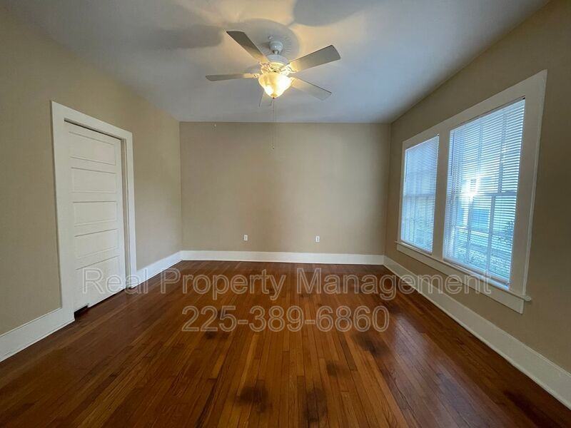 755 Arlington Ave - Photo 4 of 31