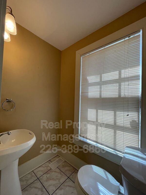 755 Arlington Ave - Photo 7 of 20