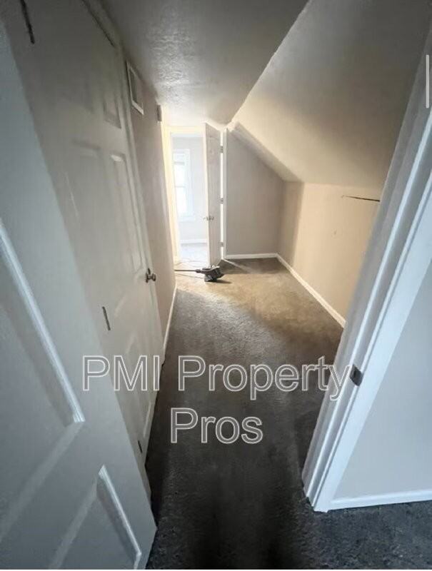 4678 N 49th St - Photo 6 of 8