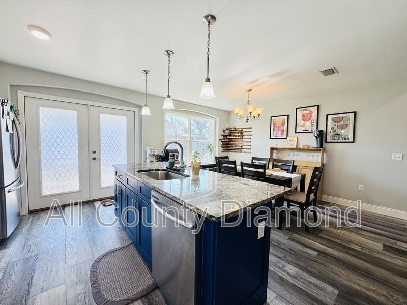 425 Shadecrest Dr - Photo 5 of 50