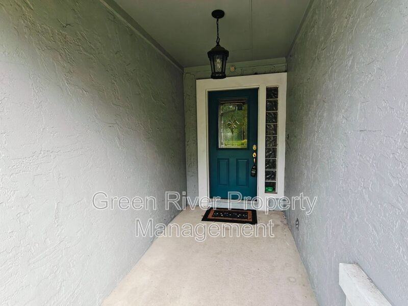 1845 Weston Cir - Photo 3 of 39