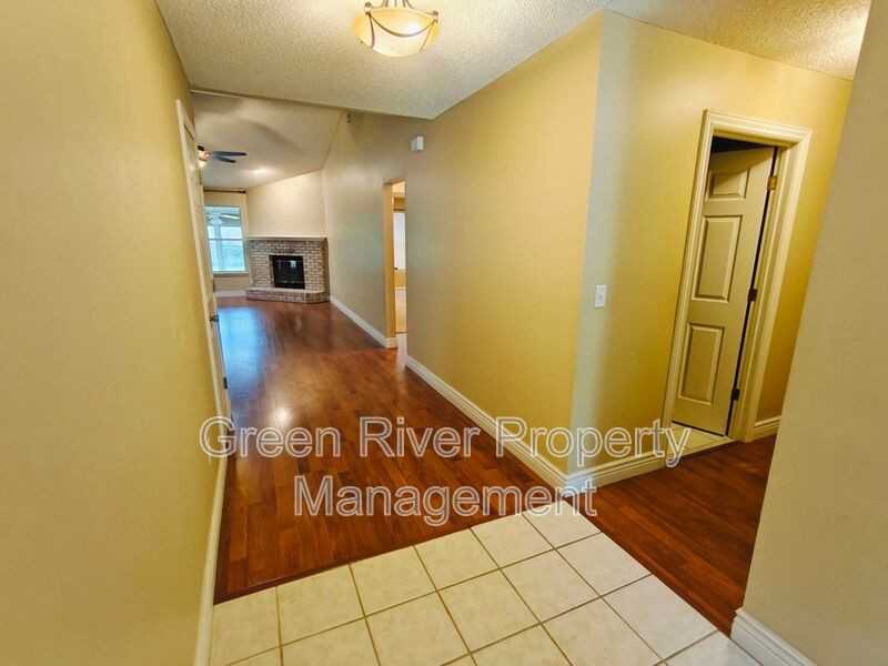 1845 Weston Cir - Photo 4 of 39