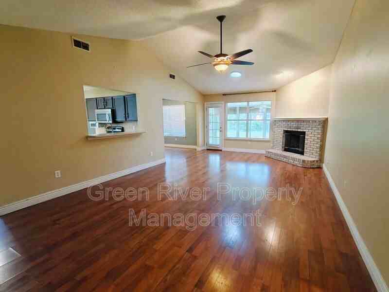 1845 Weston Cir - Photo 5 of 39