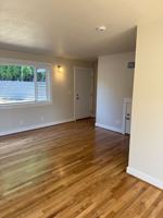 featured image of 10317 Ne Hoyt St