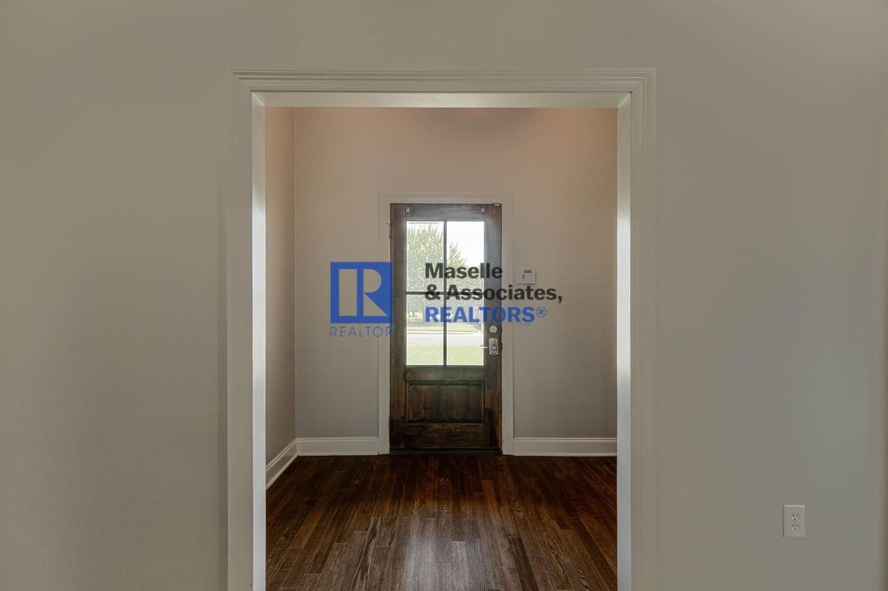 113 Providence Dr - Photo 7 of 38