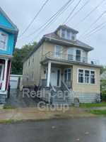 featured image of 245 Adams St #UPPER