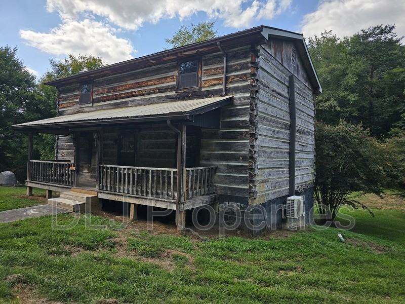 1273 Harbin Rd - Photo 2 of 15