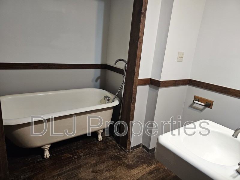 1273 Harbin Rd - Photo 7 of 15