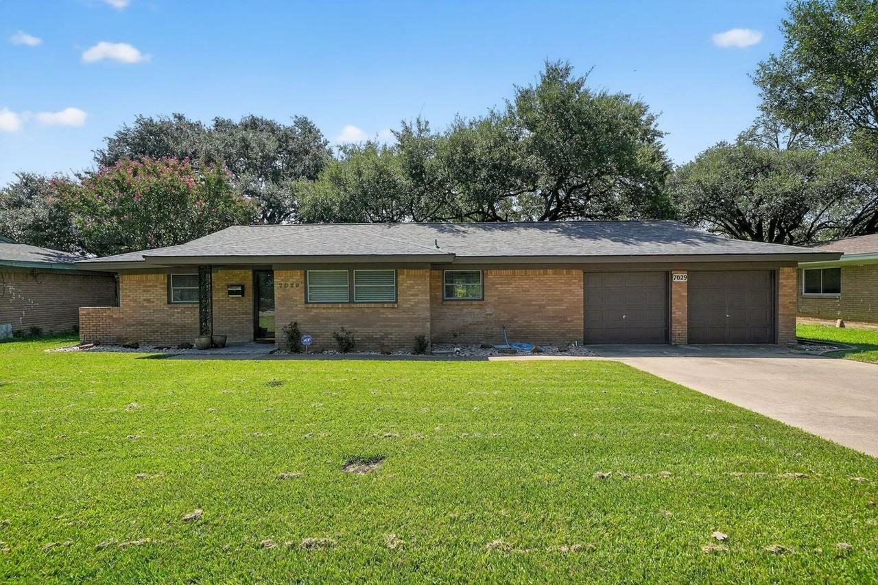 7029 Willis Ave - Photo 2 of 23