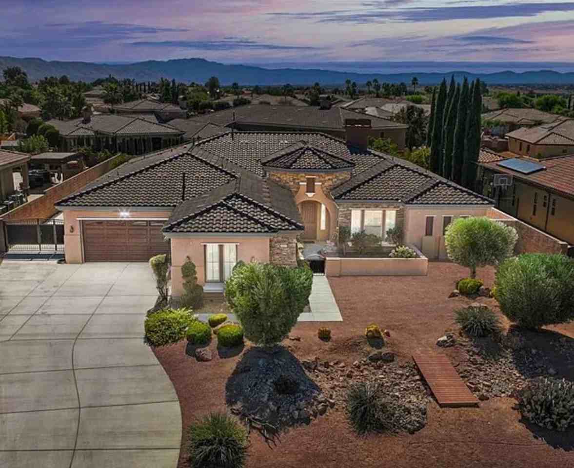 19207 Monterey St - Photo 2 of 47